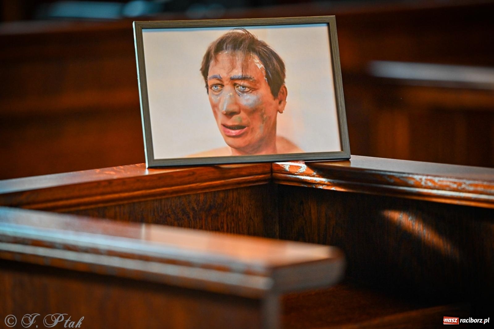 Zdjęcie w galerii na portalu naszraciborz.pl: Proces wampira przyciągnął tłumy. Racibórz w Nocy Otwartych Sądów [FOTO i WIDEO] wiadomości z regionu