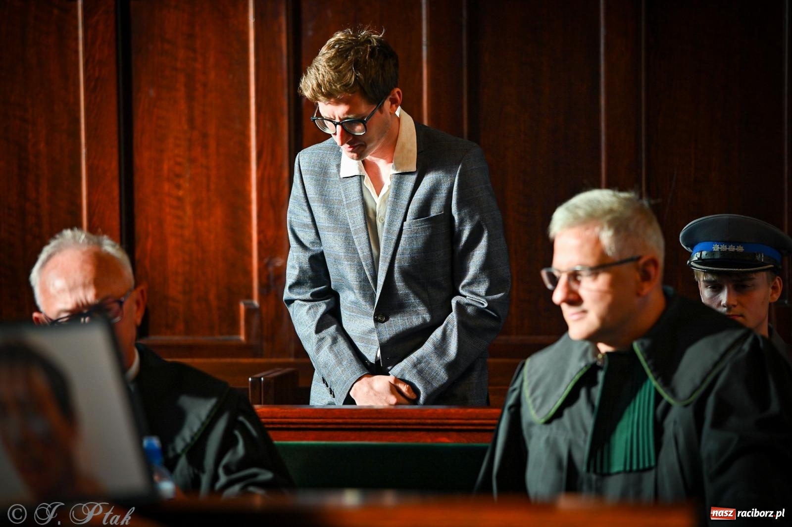 Zdjęcie w galerii na portalu naszraciborz.pl: Proces wampira przyciągnął tłumy. Racibórz w Nocy Otwartych Sądów [FOTO i WIDEO] wiadomości z regionu