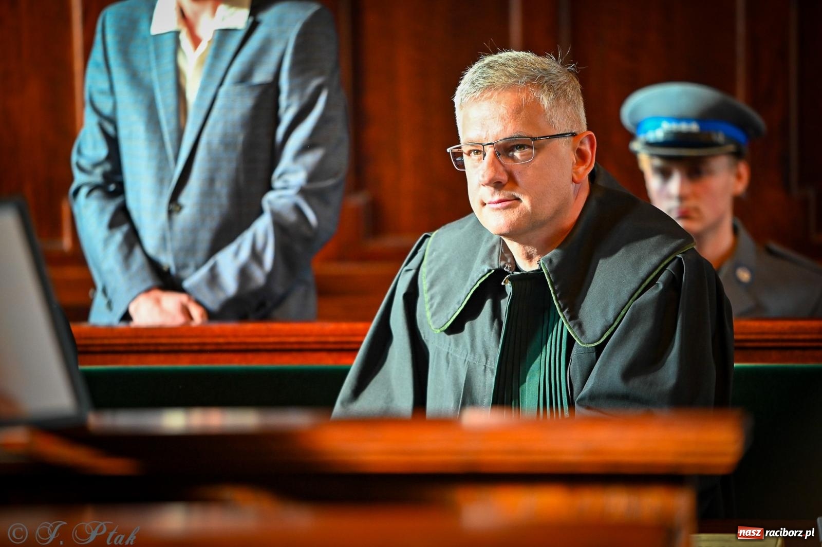 Zdjęcie w galerii na portalu naszraciborz.pl: Proces wampira przyciągnął tłumy. Racibórz w Nocy Otwartych Sądów [FOTO i WIDEO] wiadomości z regionu