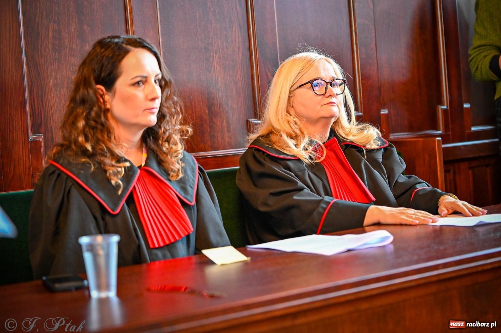 Zdjęcie w galerii na portalu naszraciborz.pl: Proces wampira przyciągnął tłumy. Racibórz w Nocy Otwartych Sądów [FOTO i WIDEO] wiadomości z regionu