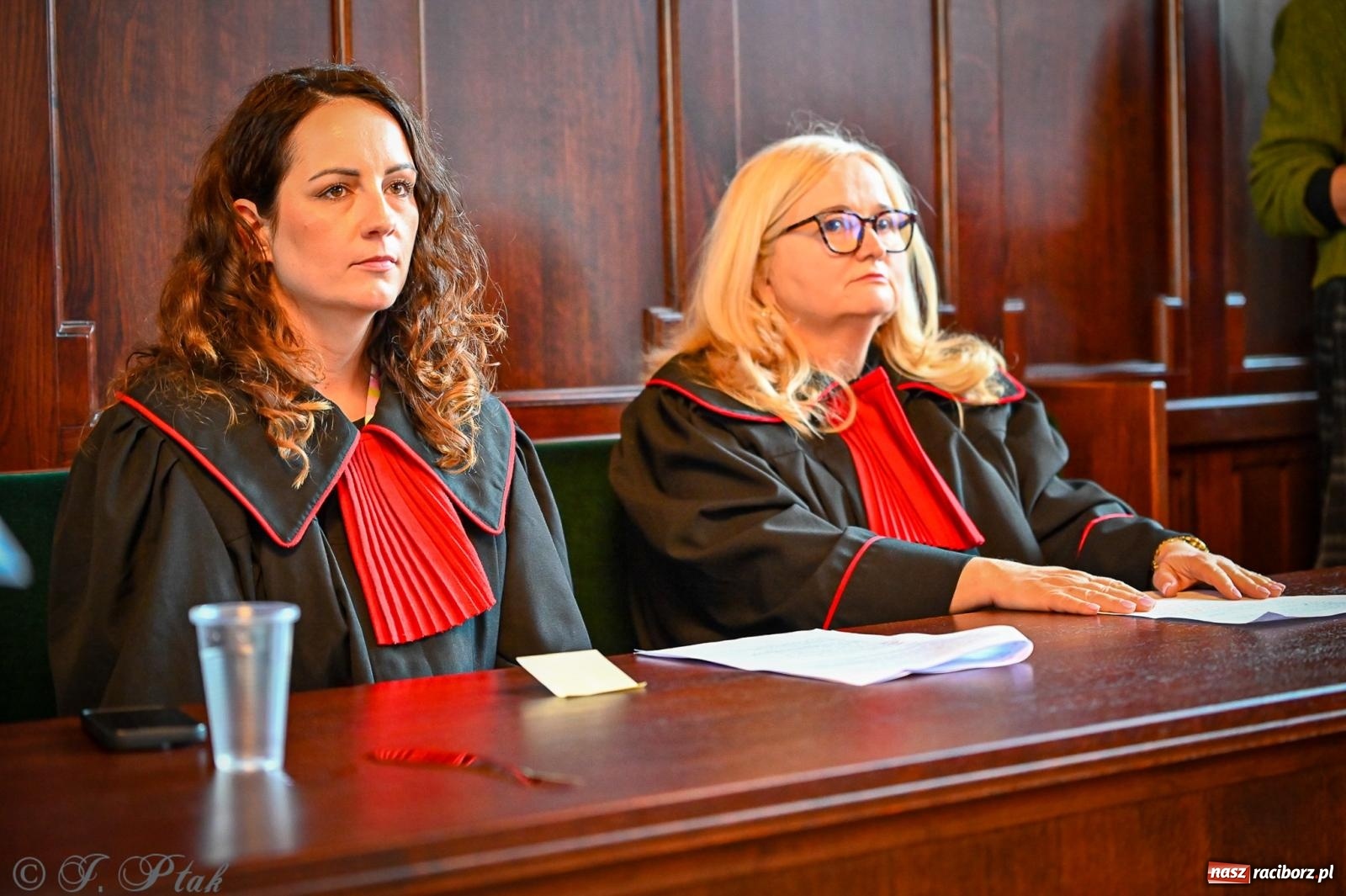 Zdjęcie w galerii na portalu naszraciborz.pl: Proces wampira przyciągnął tłumy. Racibórz w Nocy Otwartych Sądów [FOTO i WIDEO] wiadomości z regionu