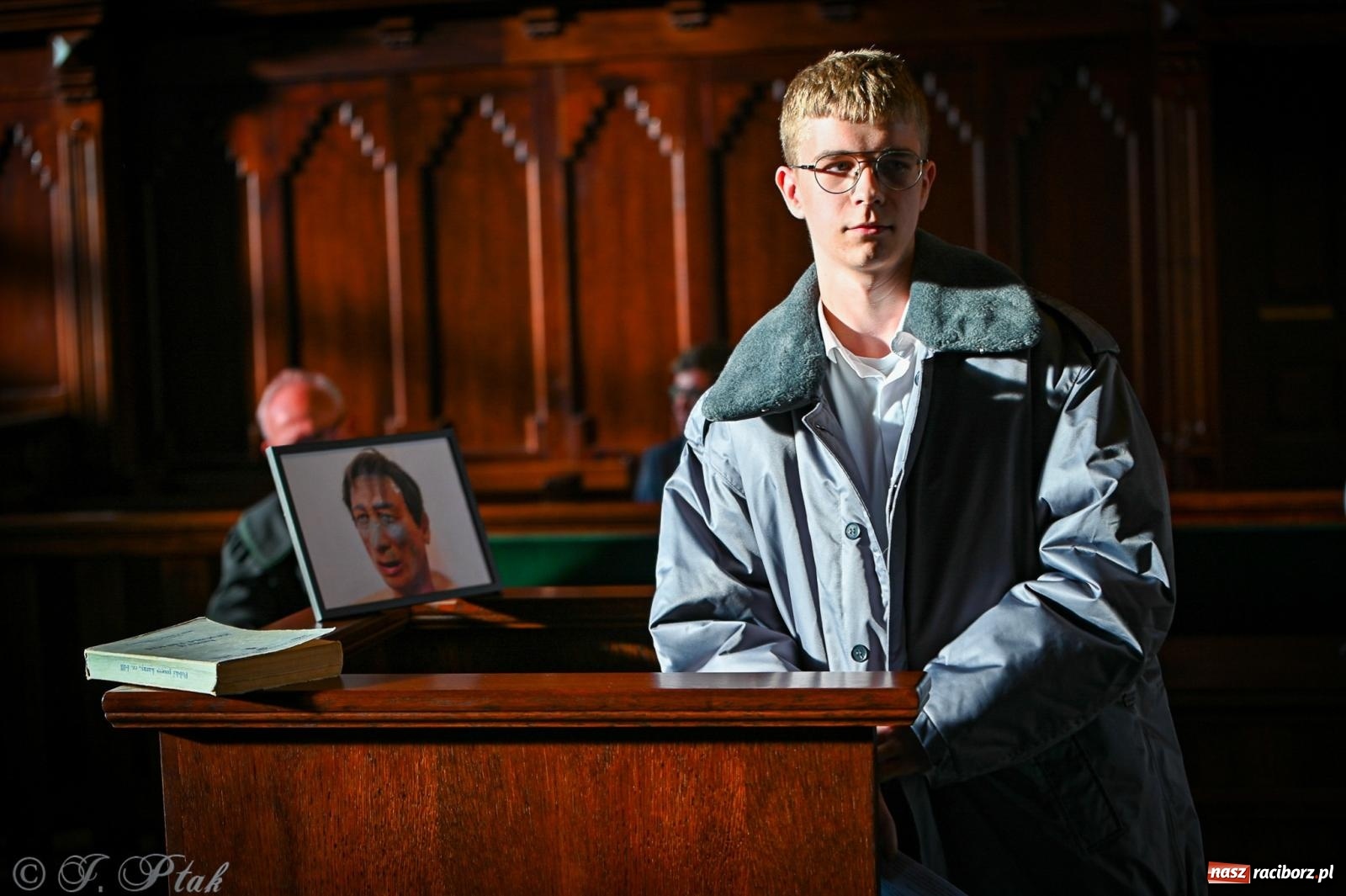Zdjęcie w galerii na portalu naszraciborz.pl: Proces wampira przyciągnął tłumy. Racibórz w Nocy Otwartych Sądów [FOTO i WIDEO] wiadomości z regionu