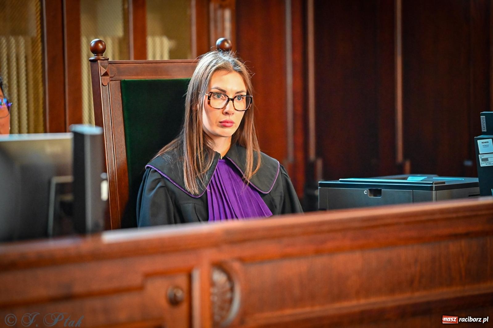 Zdjęcie w galerii na portalu naszraciborz.pl: Proces wampira przyciągnął tłumy. Racibórz w Nocy Otwartych Sądów [FOTO i WIDEO] wiadomości z regionu