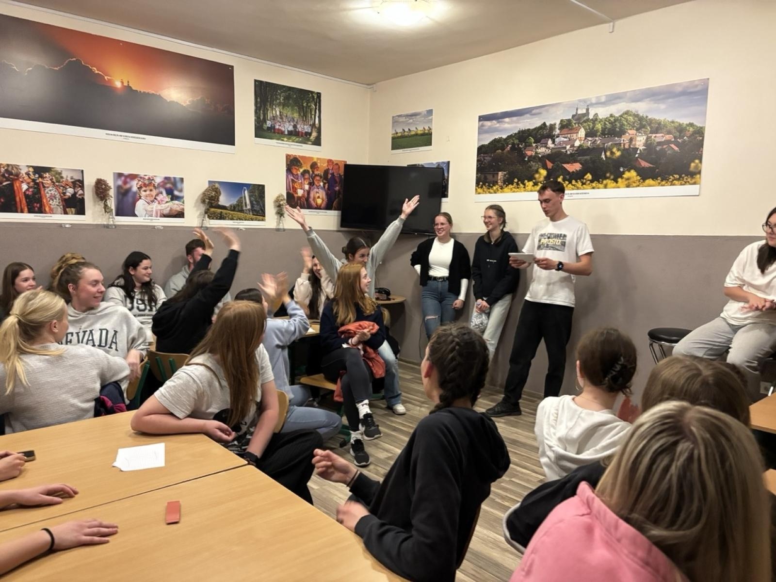 Zdjęcie w galerii na portalu naszraciborz.pl: Z kajaka do muzeum, z miasta na wulkan – wyprawa w ramach LET’S GET FIT! wiadomości z regionu