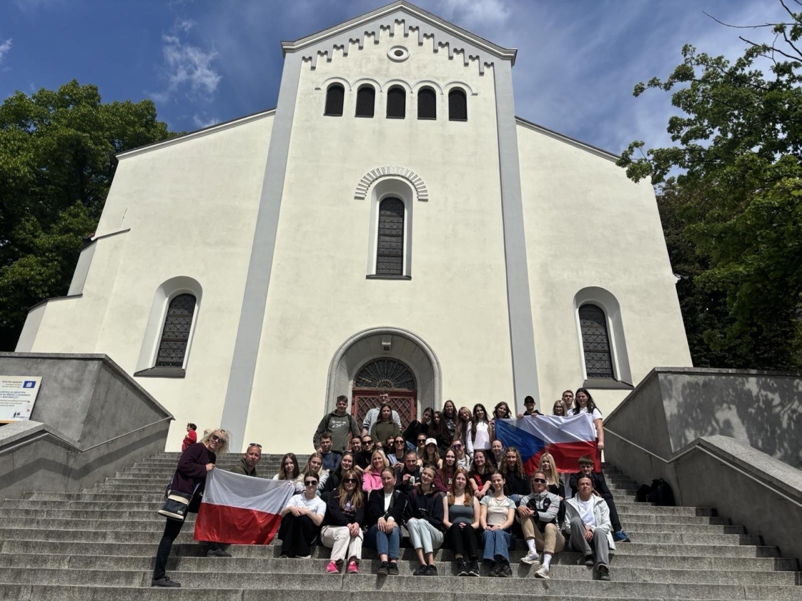Zdjęcie w galerii na portalu naszraciborz.pl: Z kajaka do muzeum, z miasta na wulkan – wyprawa w ramach LET’S GET FIT! wiadomości z regionu