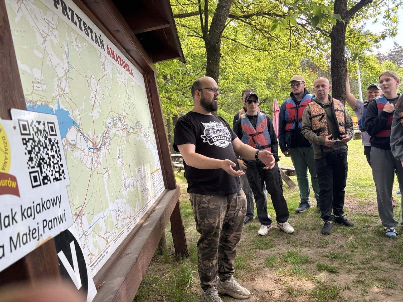 Zdjęcie w galerii na portalu naszraciborz.pl: Z kajaka do muzeum, z miasta na wulkan – wyprawa w ramach LET’S GET FIT! wiadomości z regionu