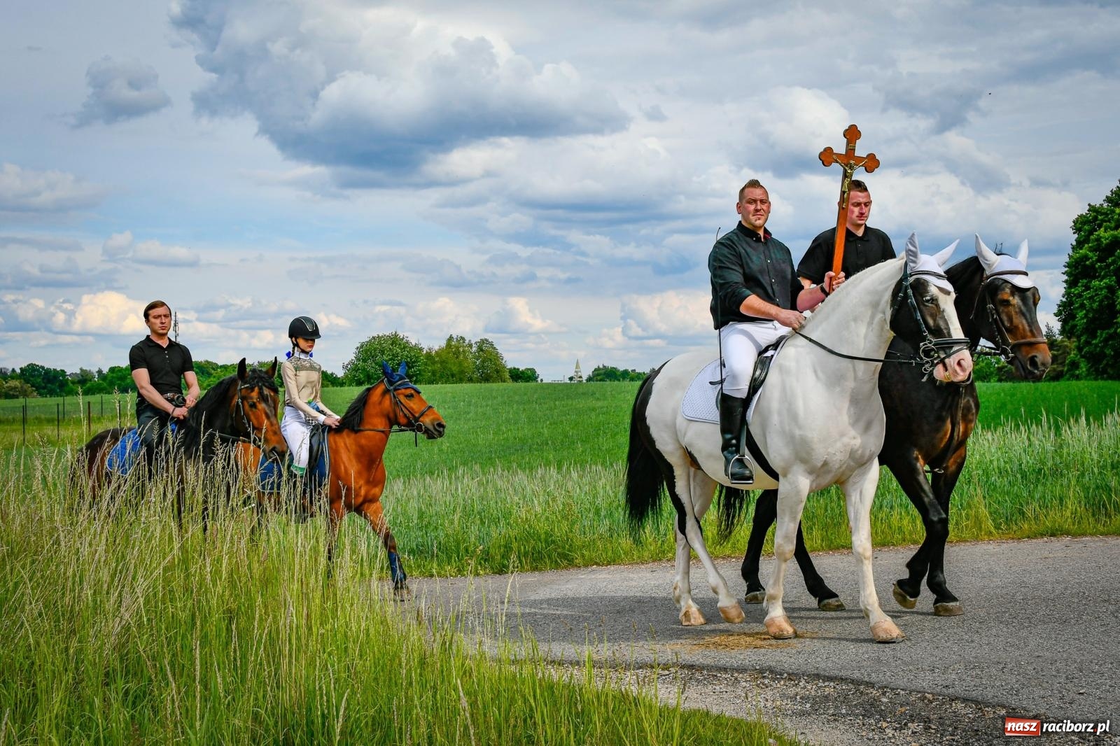 Zdjęcie w galerii na portalu naszraciborz.pl: W Brzeziu odbyła się procesja na św. Urbana: tradycja i duchowa wartość [FOTO i WIDEO] wiadomości z regionu