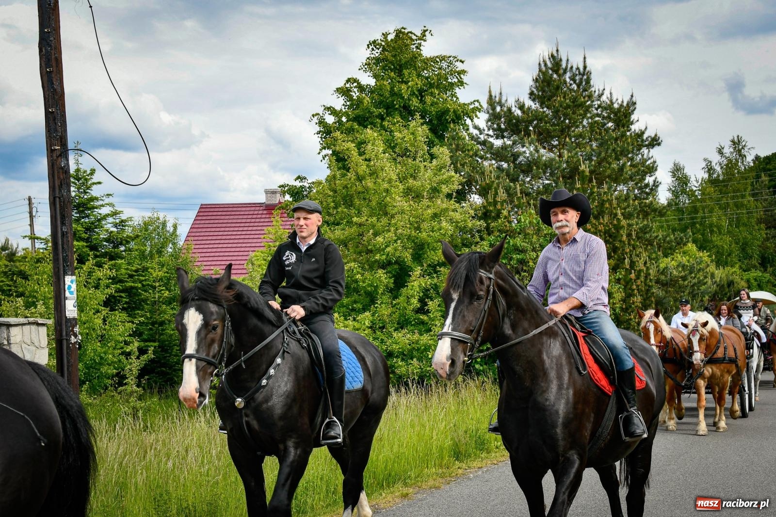 Zdjęcie w galerii na portalu naszraciborz.pl: W Brzeziu odbyła się procesja na św. Urbana: tradycja i duchowa wartość [FOTO i WIDEO] wiadomości z regionu