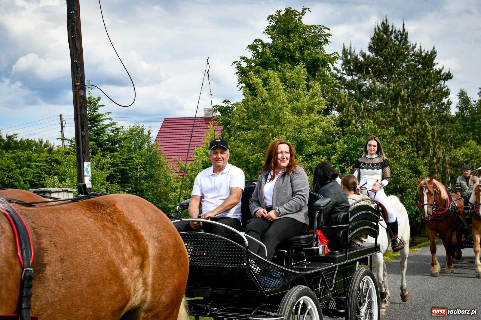 Zdjęcie w galerii na portalu naszraciborz.pl: W Brzeziu odbyła się procesja na św. Urbana: tradycja i duchowa wartość [FOTO i WIDEO] wiadomości z regionu