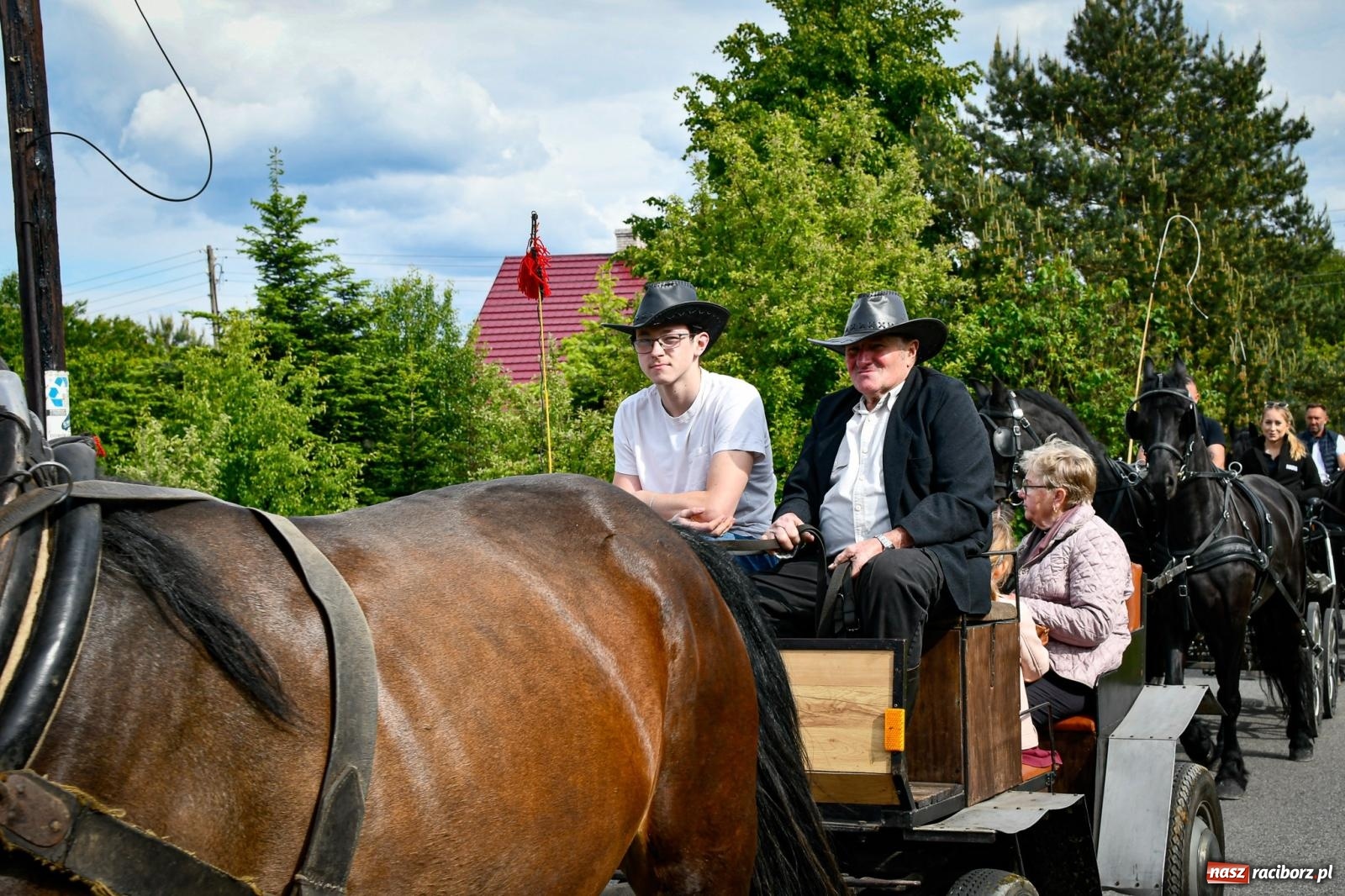 Zdjęcie w galerii na portalu naszraciborz.pl: W Brzeziu odbyła się procesja na św. Urbana: tradycja i duchowa wartość [FOTO i WIDEO] wiadomości z regionu