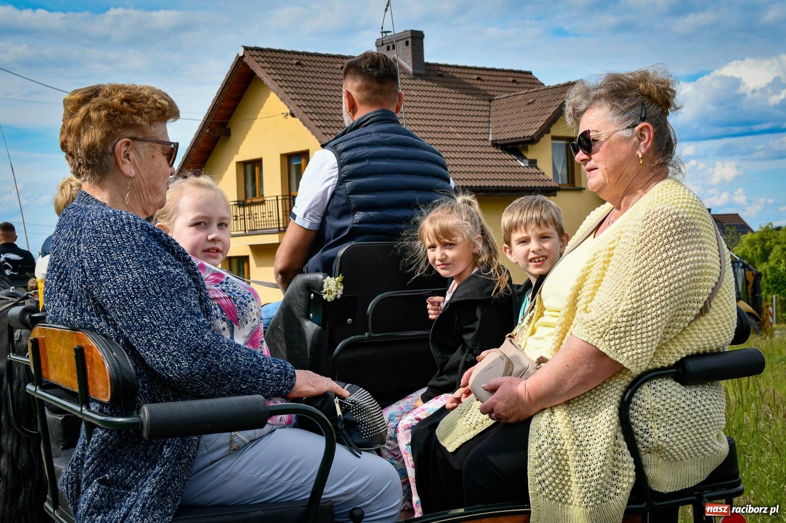 Zdjęcie w galerii na portalu naszraciborz.pl: W Brzeziu odbyła się procesja na św. Urbana: tradycja i duchowa wartość [FOTO i WIDEO] wiadomości z regionu