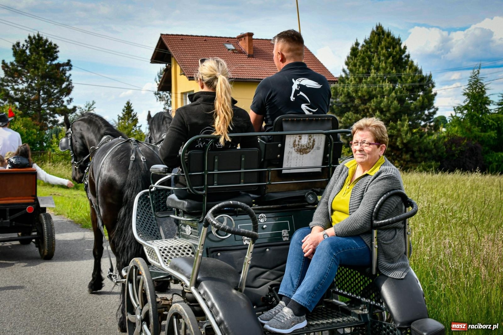 Zdjęcie w galerii na portalu naszraciborz.pl: W Brzeziu odbyła się procesja na św. Urbana: tradycja i duchowa wartość [FOTO i WIDEO] wiadomości z regionu