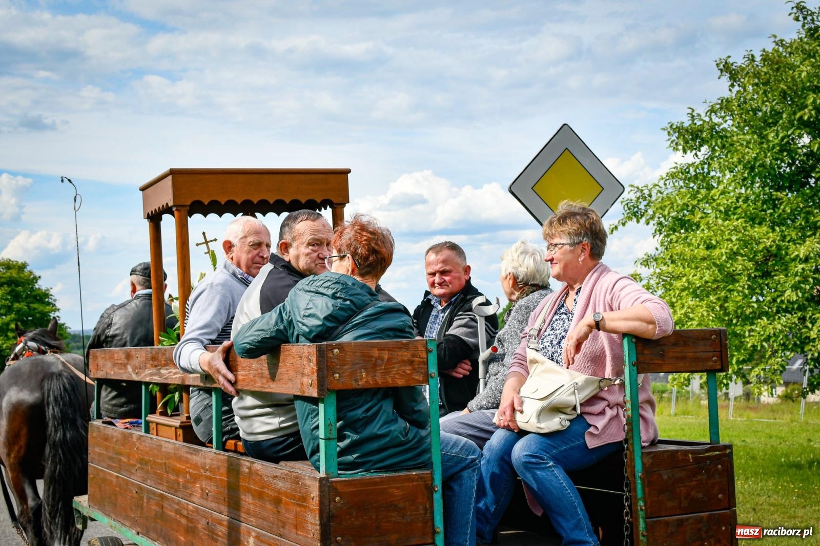 Zdjęcie w galerii na portalu naszraciborz.pl: W Brzeziu odbyła się procesja na św. Urbana: tradycja i duchowa wartość [FOTO i WIDEO] wiadomości z regionu