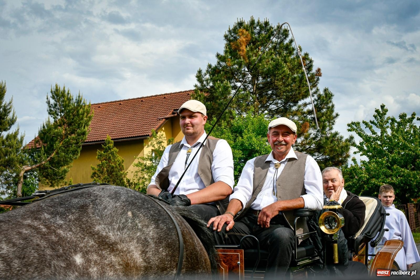 Zdjęcie w galerii na portalu naszraciborz.pl: W Brzeziu odbyła się procesja na św. Urbana: tradycja i duchowa wartość [FOTO i WIDEO] wiadomości z regionu