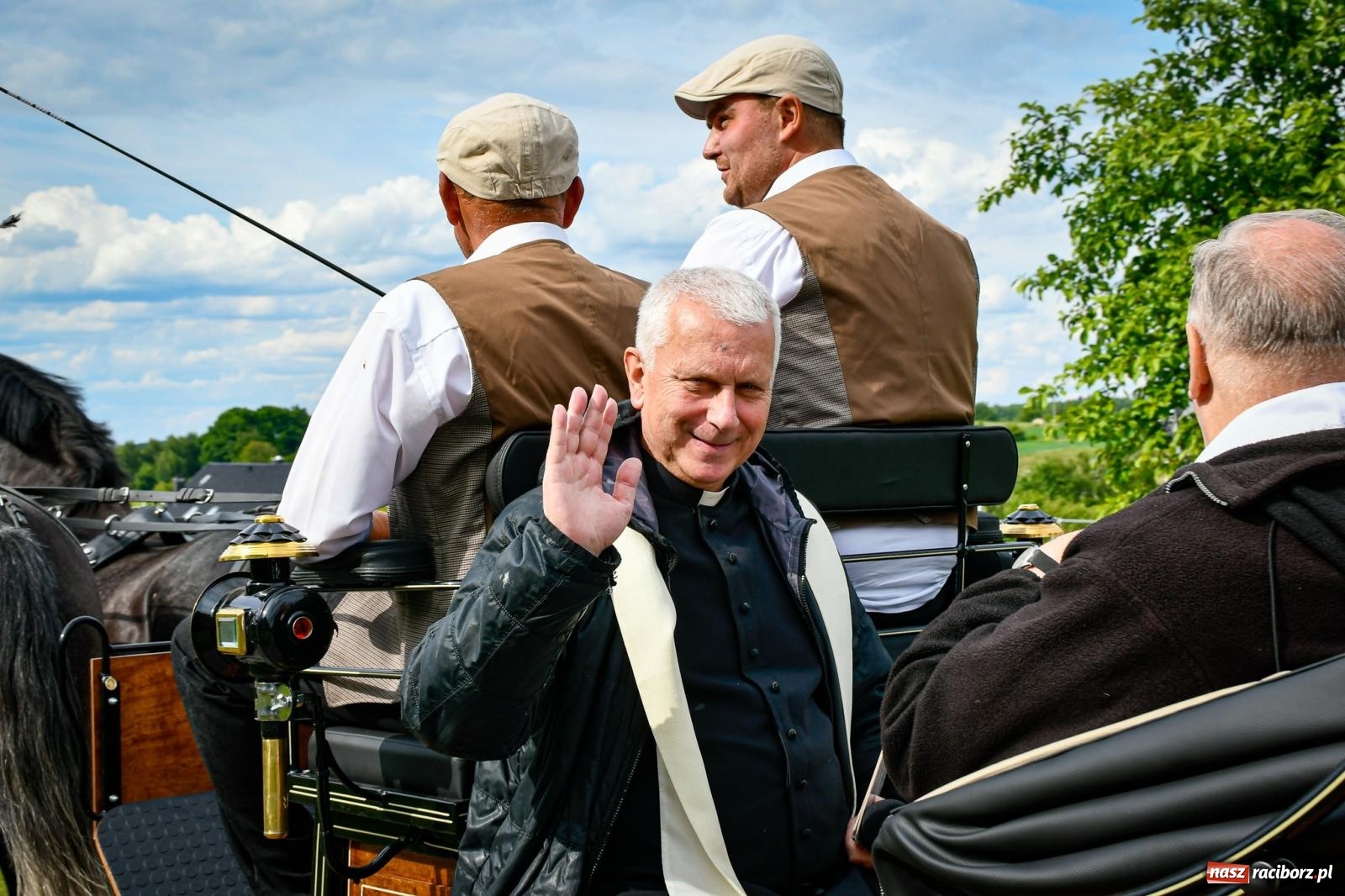 Zdjęcie w galerii na portalu naszraciborz.pl: W Brzeziu odbyła się procesja na św. Urbana: tradycja i duchowa wartość [FOTO i WIDEO] wiadomości z regionu