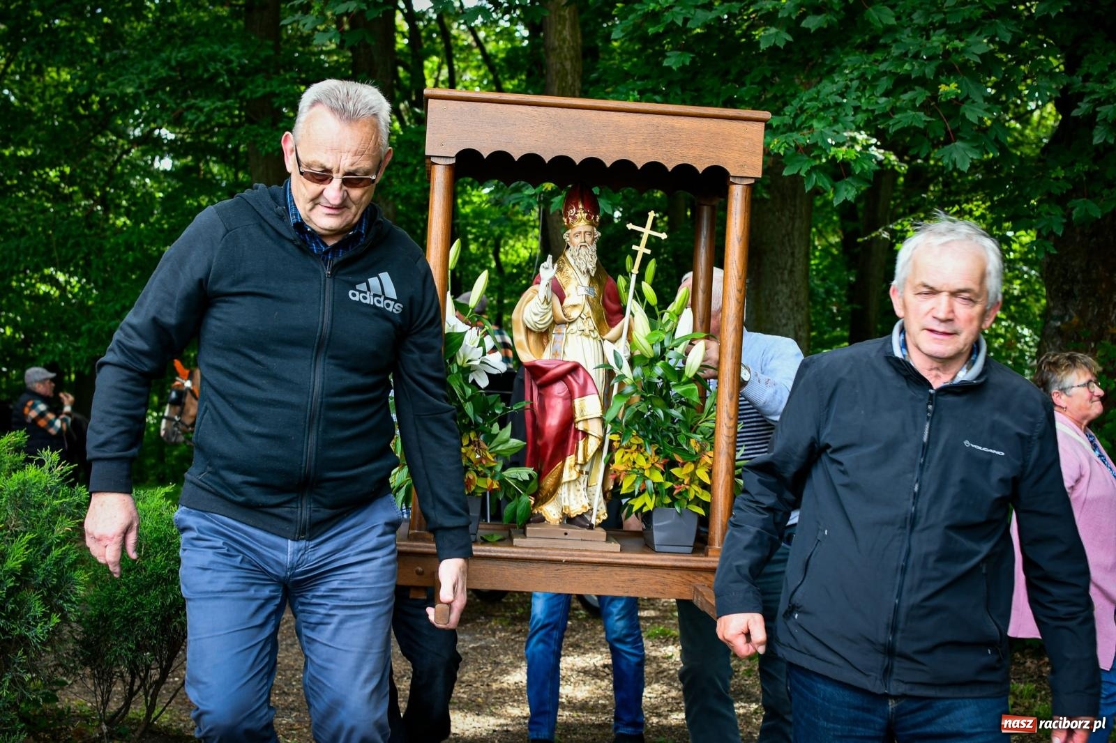 Zdjęcie w galerii na portalu naszraciborz.pl: W Brzeziu odbyła się procesja na św. Urbana: tradycja i duchowa wartość [FOTO i WIDEO] wiadomości z regionu