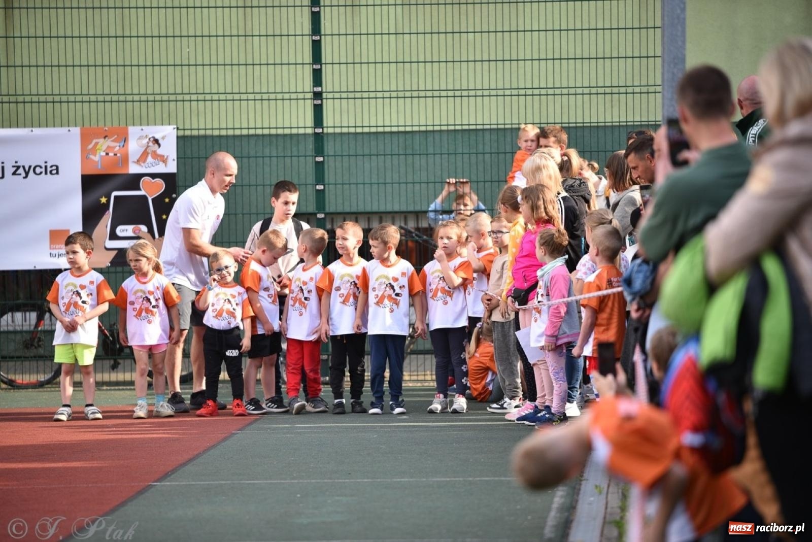 Zdjęcie w galerii na portalu naszraciborz.pl: Raciborski Test Sprawności - dzień pierwszy za nami, dziś drugi dzień ćwiczeń wiadomości z regionu