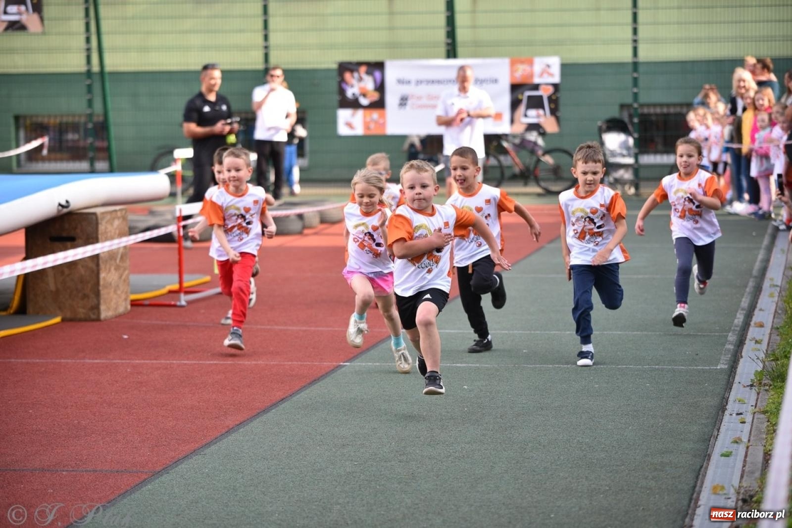 Zdjęcie w galerii na portalu naszraciborz.pl: Raciborski Test Sprawności - dzień pierwszy za nami, dziś drugi dzień ćwiczeń wiadomości z regionu