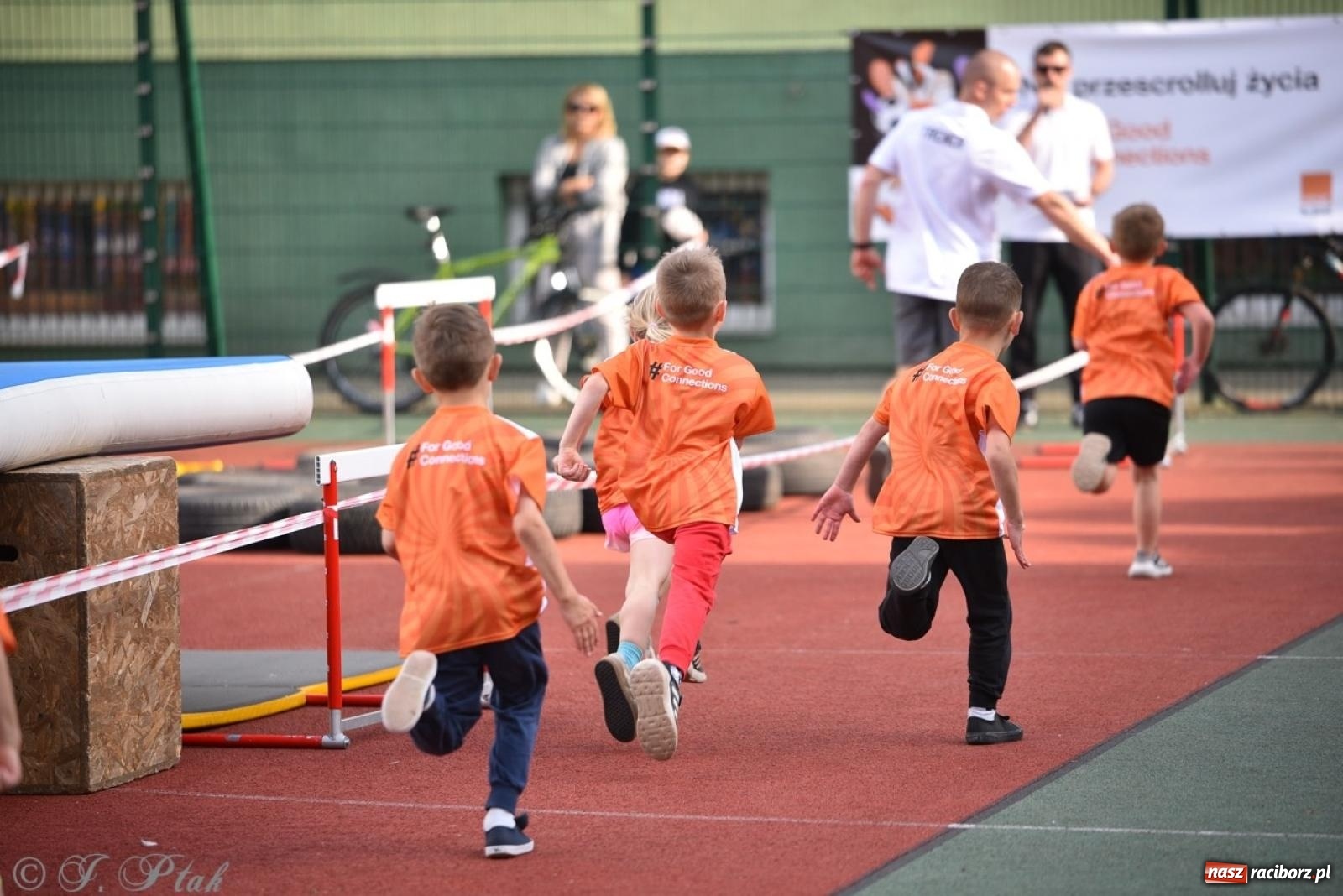 Zdjęcie w galerii na portalu naszraciborz.pl: Raciborski Test Sprawności - dzień pierwszy za nami, dziś drugi dzień ćwiczeń wiadomości z regionu