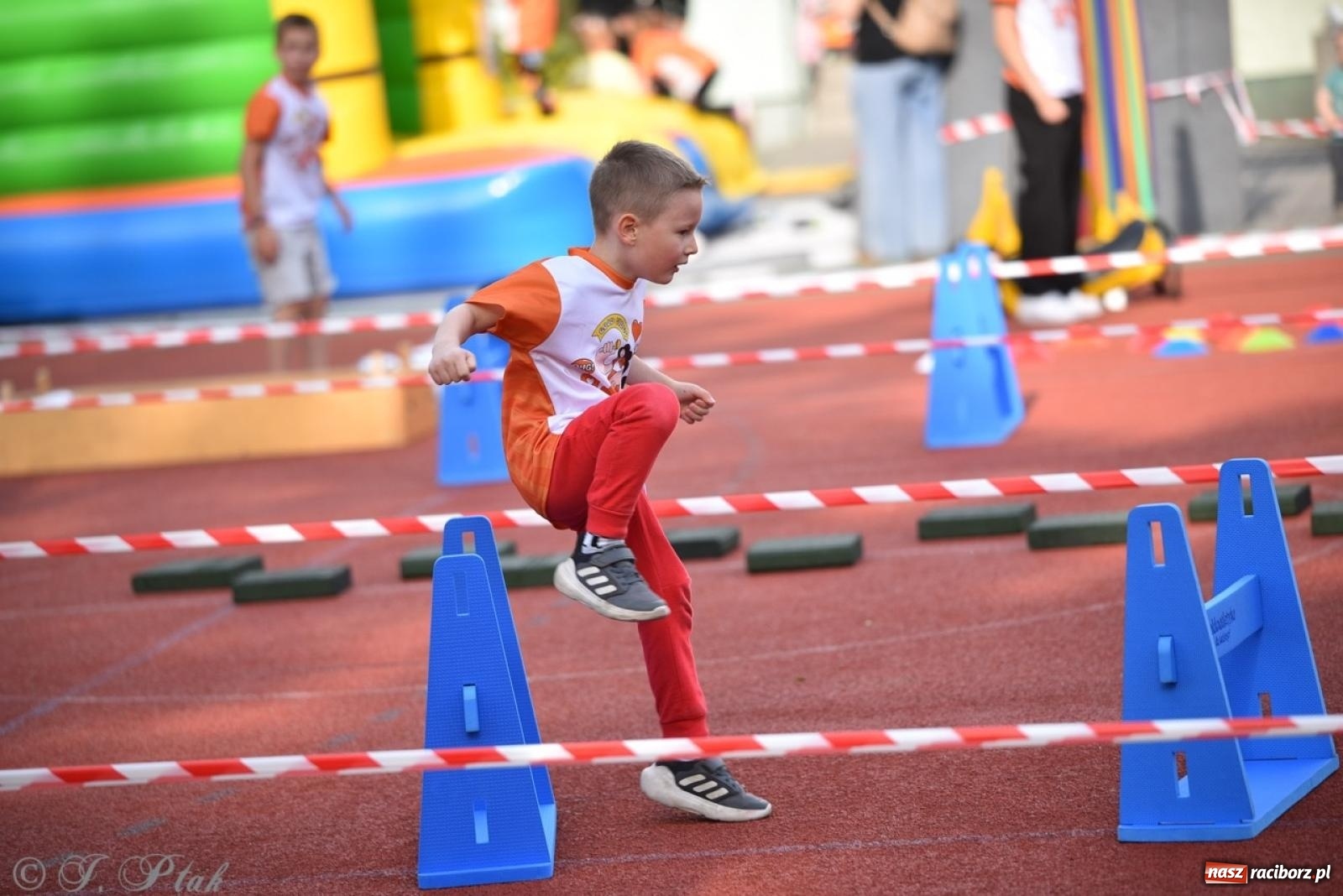 Zdjęcie w galerii na portalu naszraciborz.pl: Raciborski Test Sprawności - dzień pierwszy za nami, dziś drugi dzień ćwiczeń wiadomości z regionu