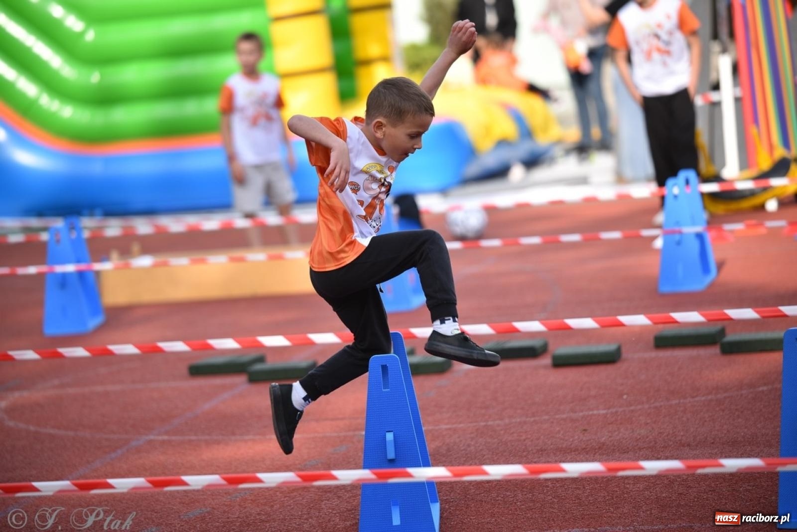 Zdjęcie w galerii na portalu naszraciborz.pl: Raciborski Test Sprawności - dzień pierwszy za nami, dziś drugi dzień ćwiczeń wiadomości z regionu