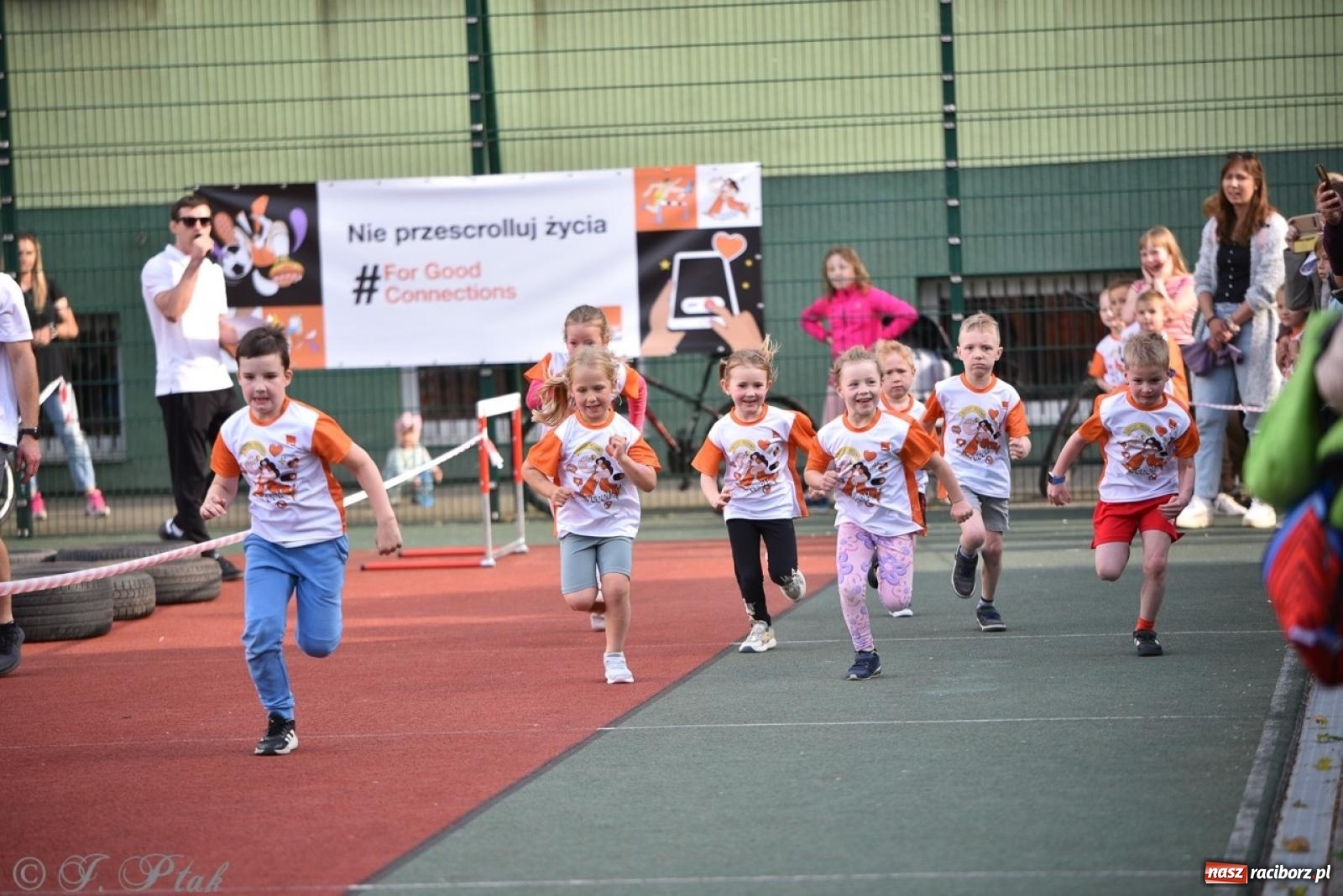 Zdjęcie w galerii na portalu naszraciborz.pl: Raciborski Test Sprawności - dzień pierwszy za nami, dziś drugi dzień ćwiczeń wiadomości z regionu