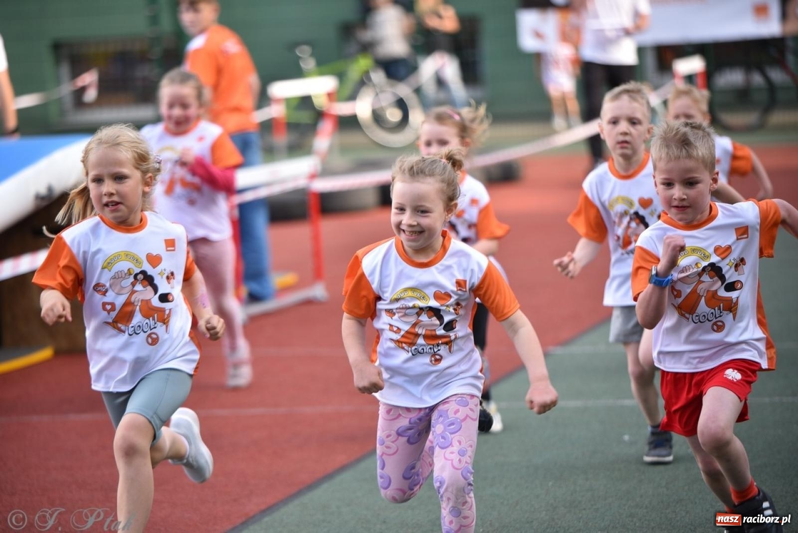 Zdjęcie w galerii na portalu naszraciborz.pl: Raciborski Test Sprawności - dzień pierwszy za nami, dziś drugi dzień ćwiczeń wiadomości z regionu