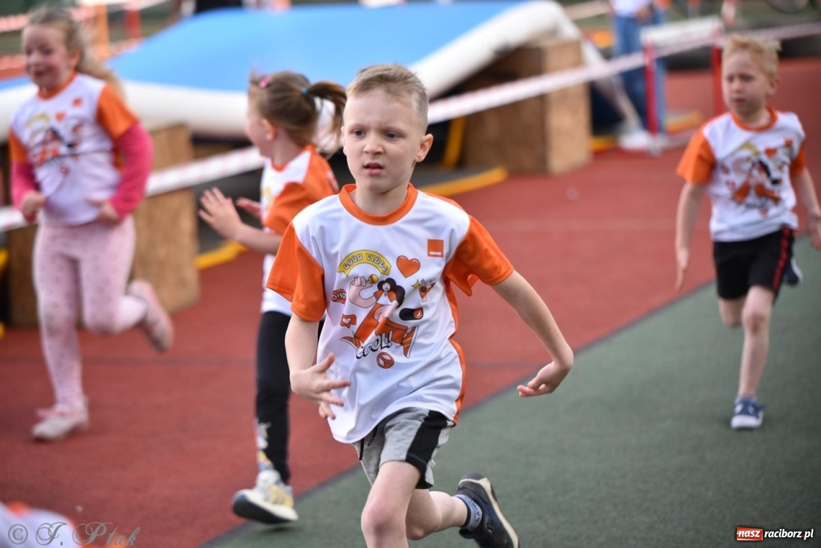 Zdjęcie w galerii na portalu naszraciborz.pl: Raciborski Test Sprawności - dzień pierwszy za nami, dziś drugi dzień ćwiczeń wiadomości z regionu