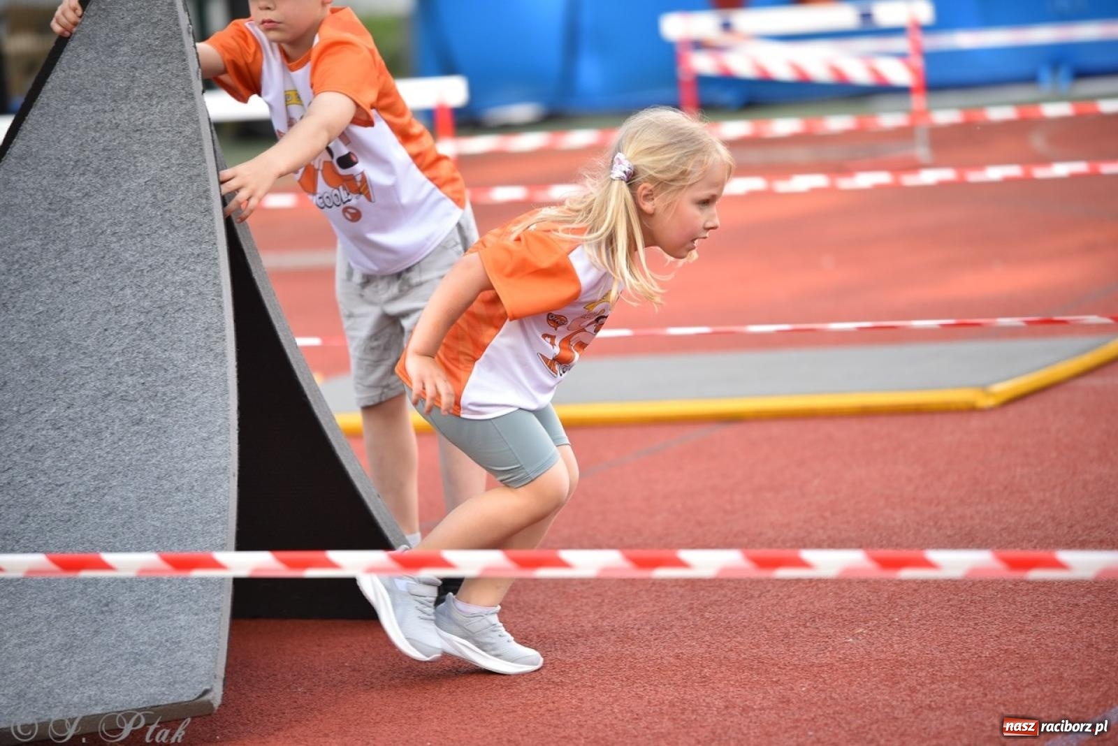 Zdjęcie w galerii na portalu naszraciborz.pl: Raciborski Test Sprawności - dzień pierwszy za nami, dziś drugi dzień ćwiczeń wiadomości z regionu
