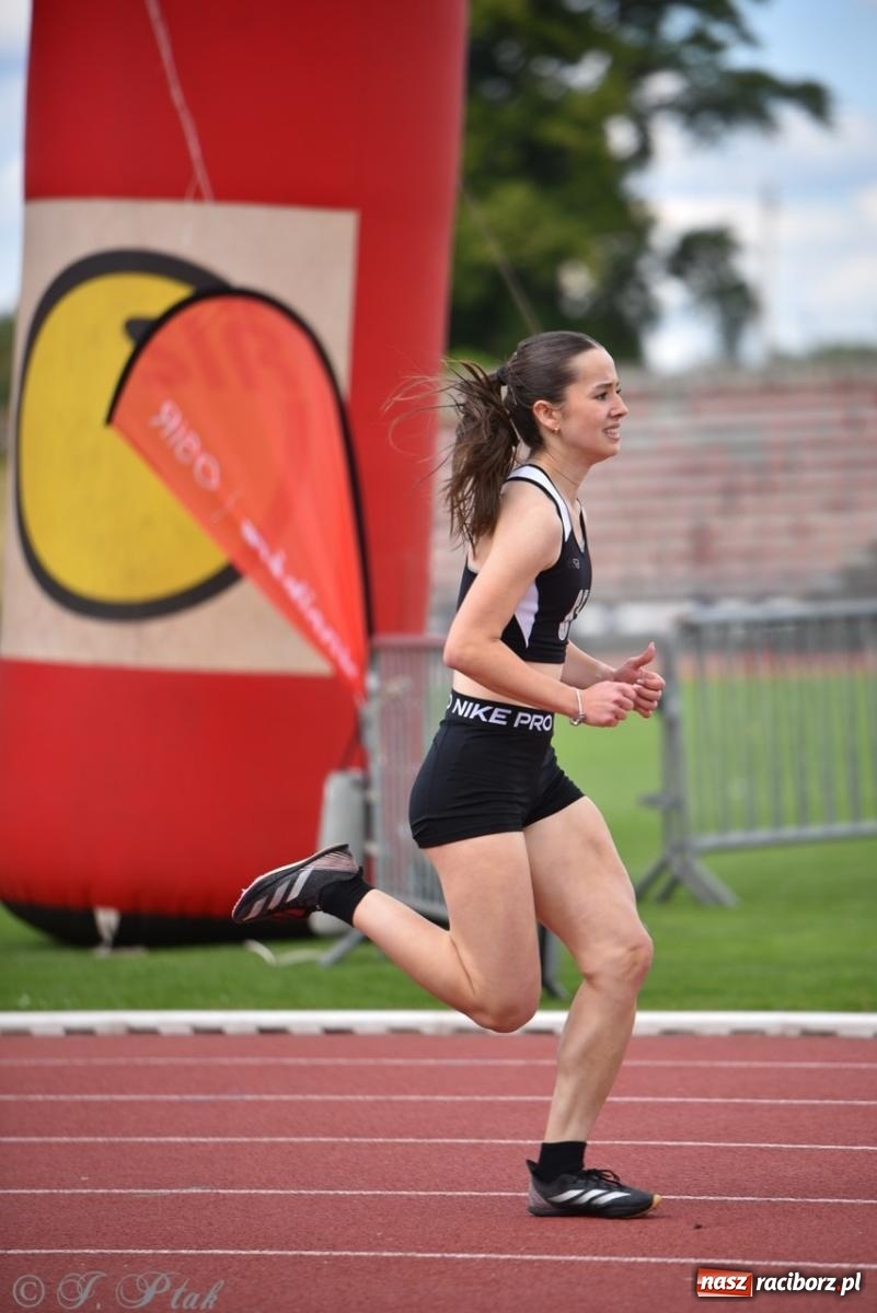 Zdjęcie w galerii na portalu naszraciborz.pl: Mistrzostwa województwa śląskiego w lekkoatletyce w Raciborzu U18, U20 i seniorzy wiadomości z regionu