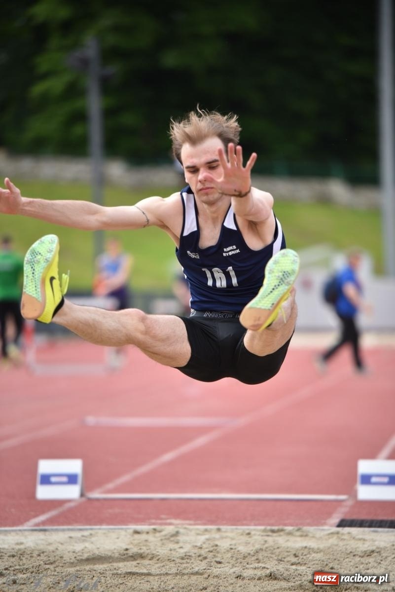 Zdjęcie w galerii na portalu naszraciborz.pl: Mistrzostwa województwa śląskiego w lekkoatletyce w Raciborzu U18, U20 i seniorzy wiadomości z regionu