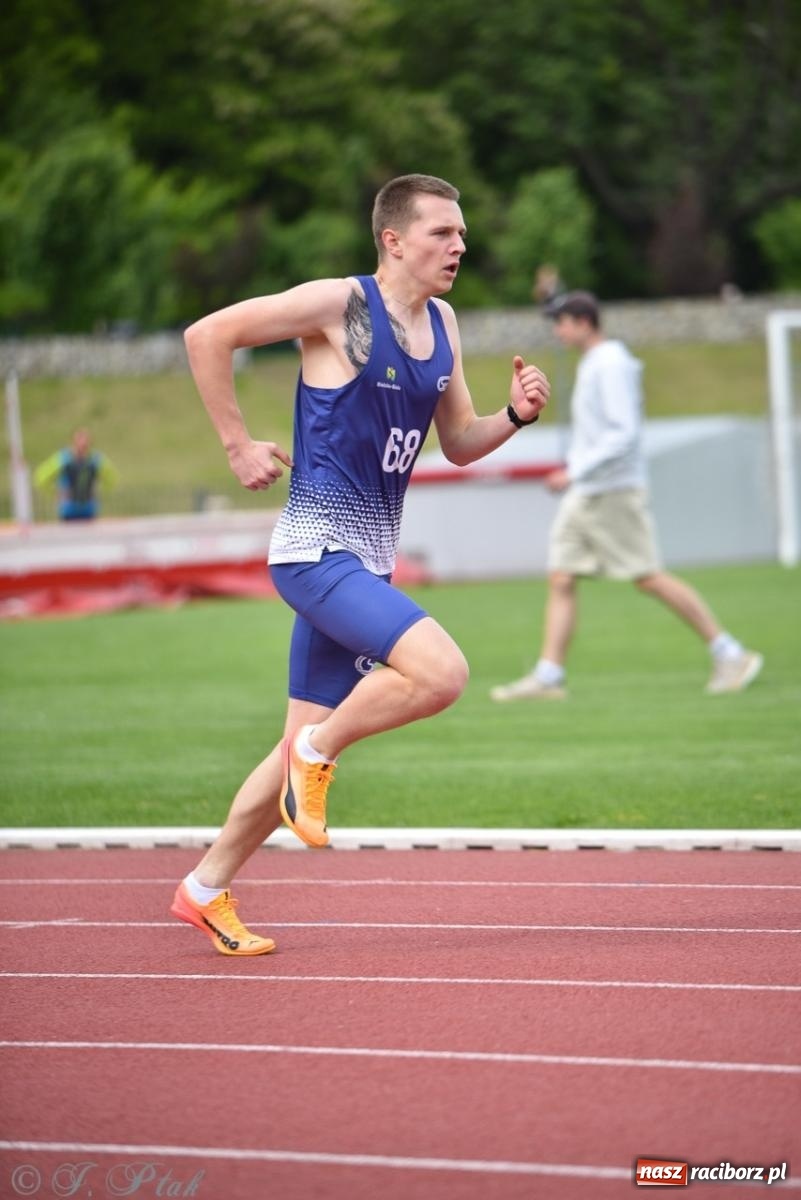 Zdjęcie w galerii na portalu naszraciborz.pl: Mistrzostwa województwa śląskiego w lekkoatletyce w Raciborzu U18, U20 i seniorzy wiadomości z regionu