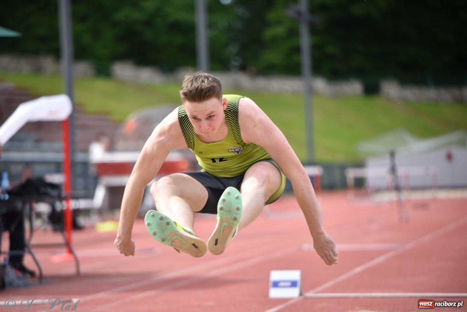 Zdjęcie w galerii na portalu naszraciborz.pl: Mistrzostwa województwa śląskiego w lekkoatletyce w Raciborzu U18, U20 i seniorzy wiadomości z regionu