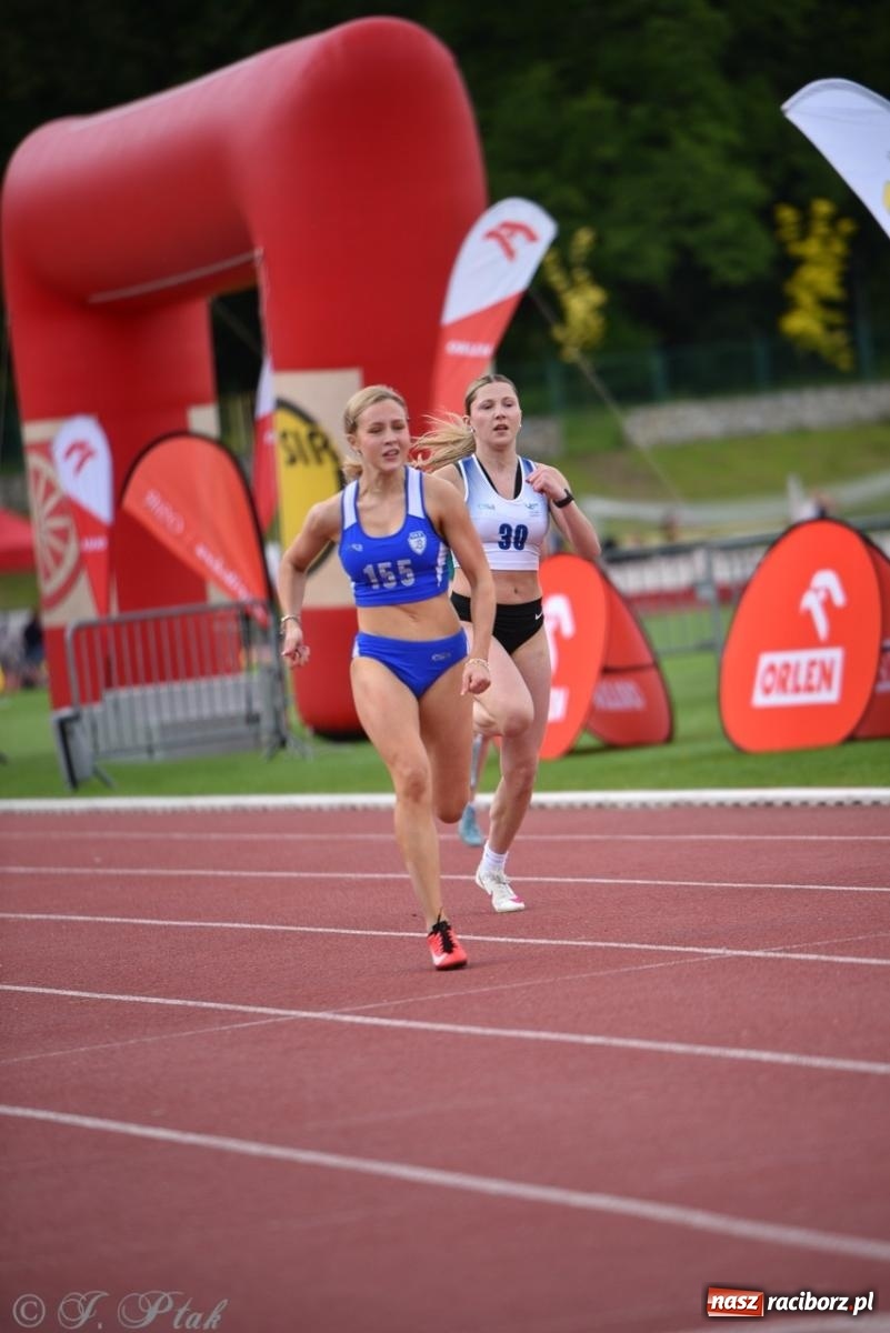 Zdjęcie w galerii na portalu naszraciborz.pl: Mistrzostwa województwa śląskiego w lekkoatletyce w Raciborzu U18, U20 i seniorzy wiadomości z regionu