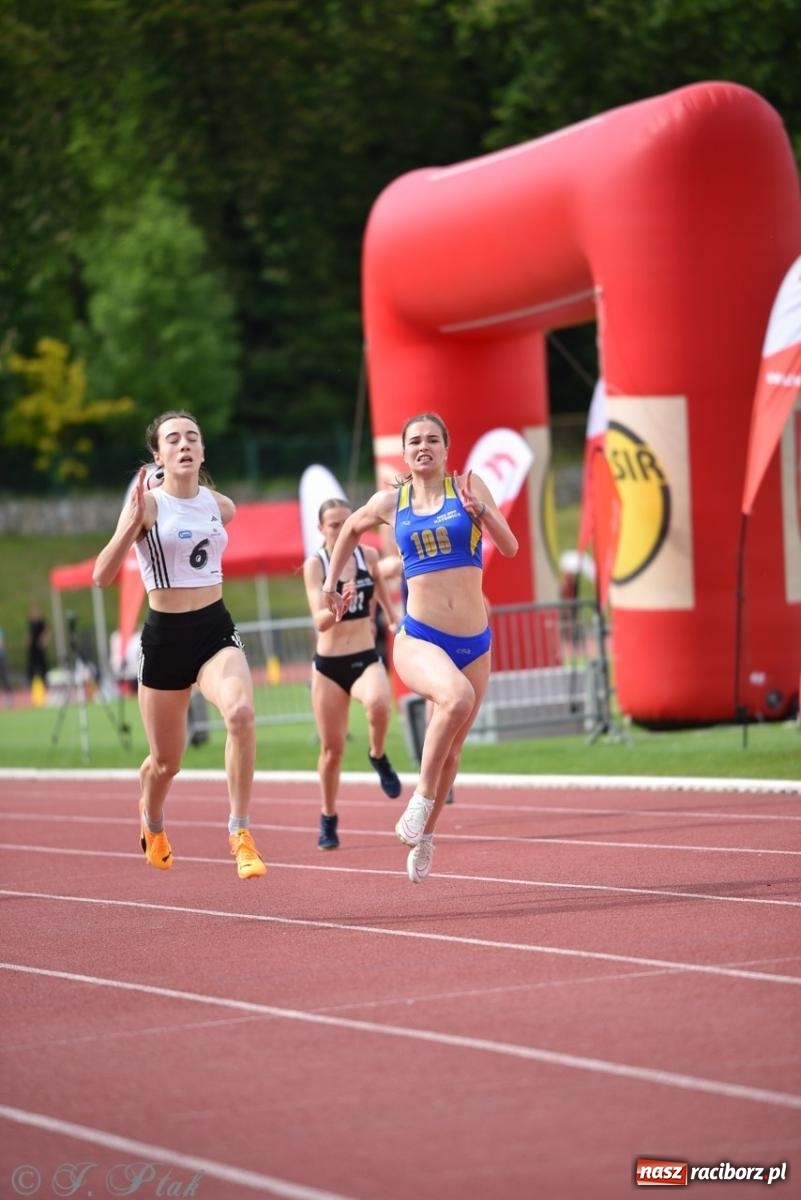 Zdjęcie w galerii na portalu naszraciborz.pl: Mistrzostwa województwa śląskiego w lekkoatletyce w Raciborzu U18, U20 i seniorzy wiadomości z regionu