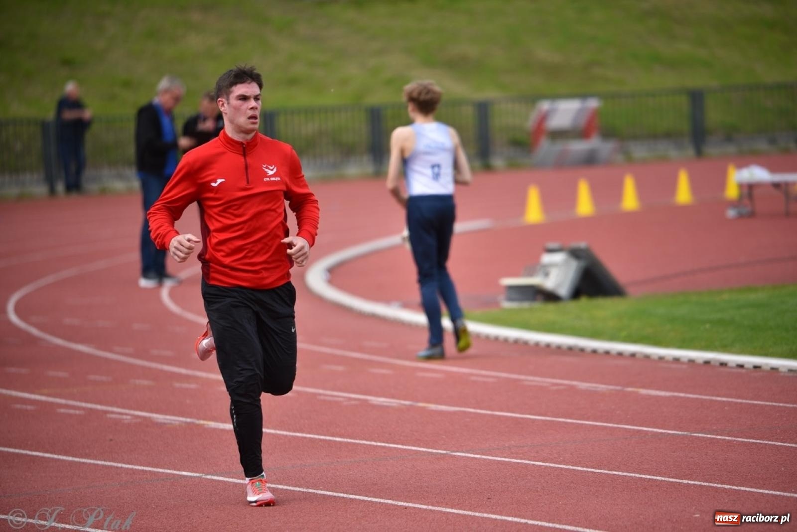 Zdjęcie w galerii na portalu naszraciborz.pl: Mistrzostwa województwa śląskiego w lekkoatletyce w Raciborzu U18, U20 i seniorzy wiadomości z regionu