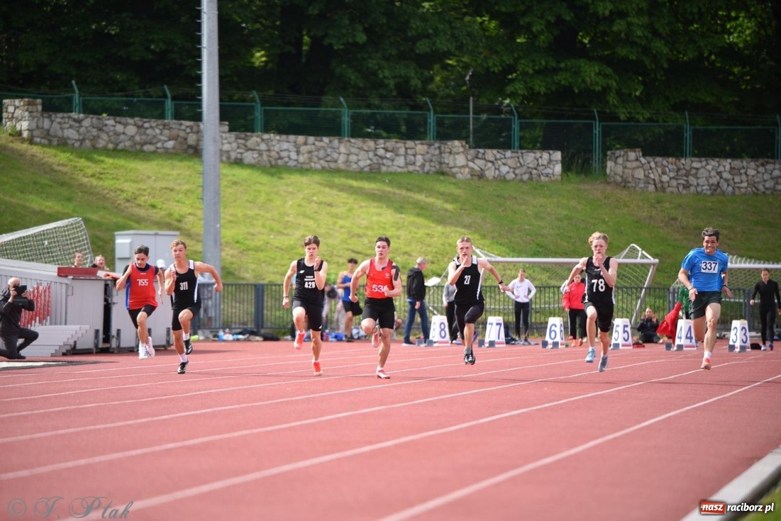 Zdjęcie w galerii na portalu naszraciborz.pl: Mistrzostwa województwa śląskiego w lekkoatletyce w Raciborzu U18, U20 i seniorzy wiadomości z regionu