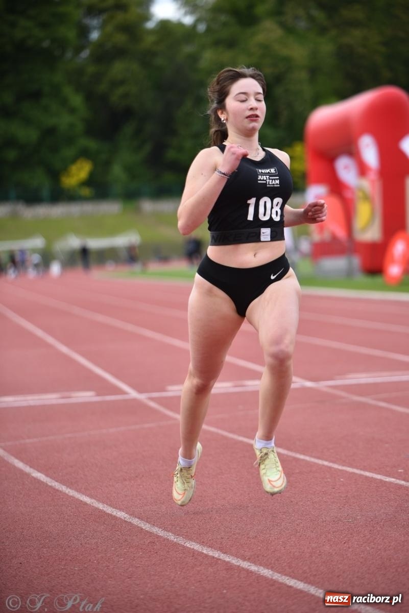 Zdjęcie w galerii na portalu naszraciborz.pl: Mistrzostwa województwa śląskiego w lekkoatletyce w Raciborzu U18, U20 i seniorzy wiadomości z regionu