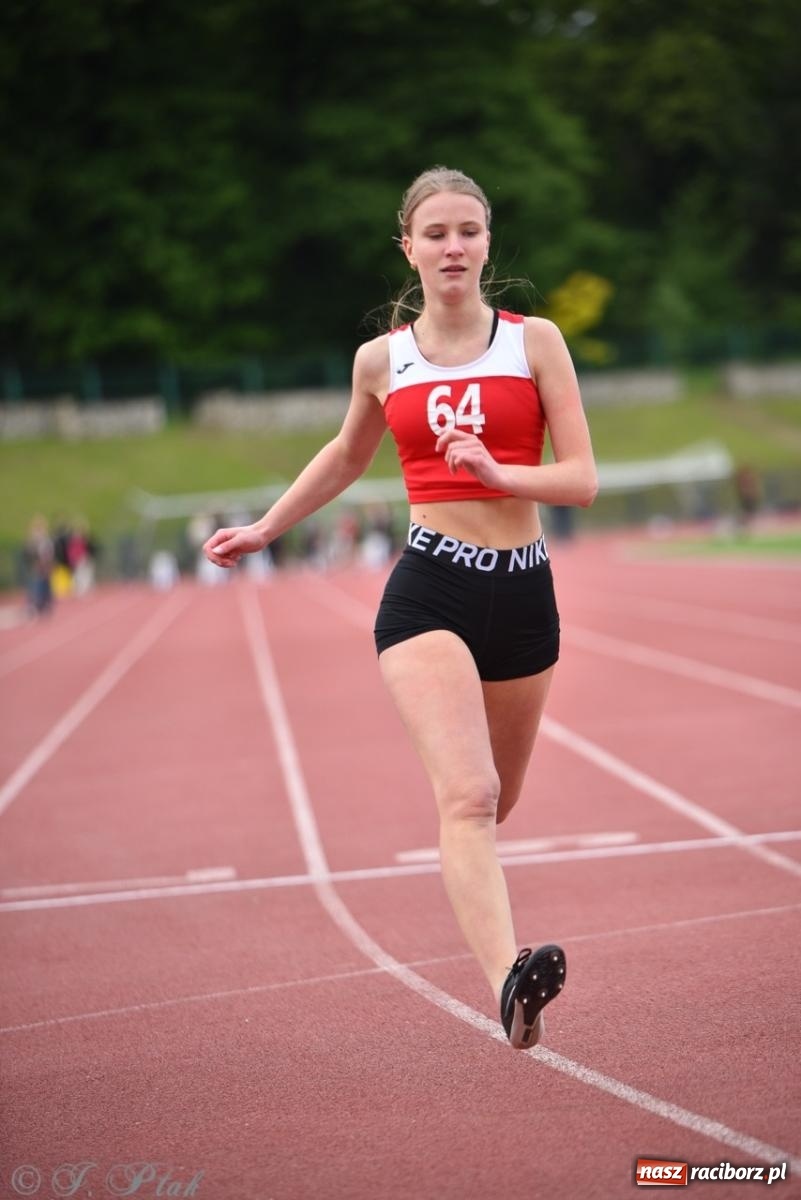 Zdjęcie w galerii na portalu naszraciborz.pl: Mistrzostwa województwa śląskiego w lekkoatletyce w Raciborzu U18, U20 i seniorzy wiadomości z regionu
