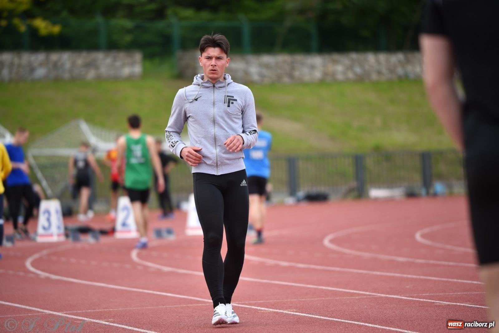 Zdjęcie w galerii na portalu naszraciborz.pl: Mistrzostwa województwa śląskiego w lekkoatletyce w Raciborzu U18, U20 i seniorzy wiadomości z regionu