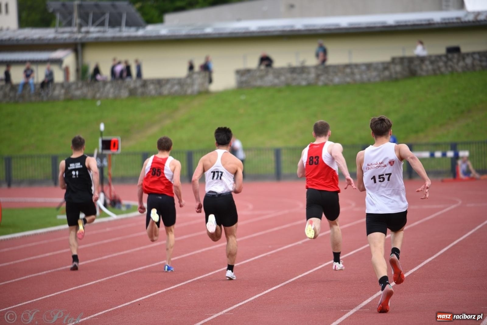 Zdjęcie w galerii na portalu naszraciborz.pl: Mistrzostwa województwa śląskiego w lekkoatletyce w Raciborzu U18, U20 i seniorzy wiadomości z regionu