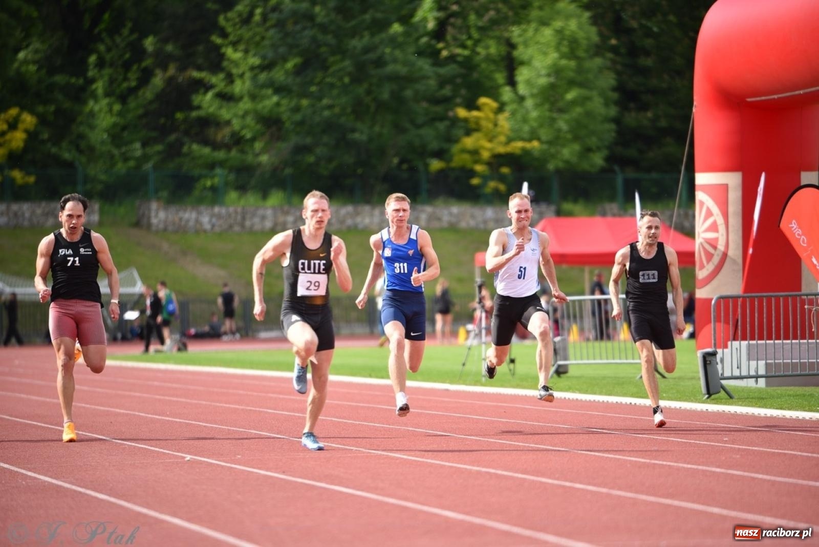 Zdjęcie w galerii na portalu naszraciborz.pl: Mistrzostwa województwa śląskiego w lekkoatletyce w Raciborzu U18, U20 i seniorzy wiadomości z regionu