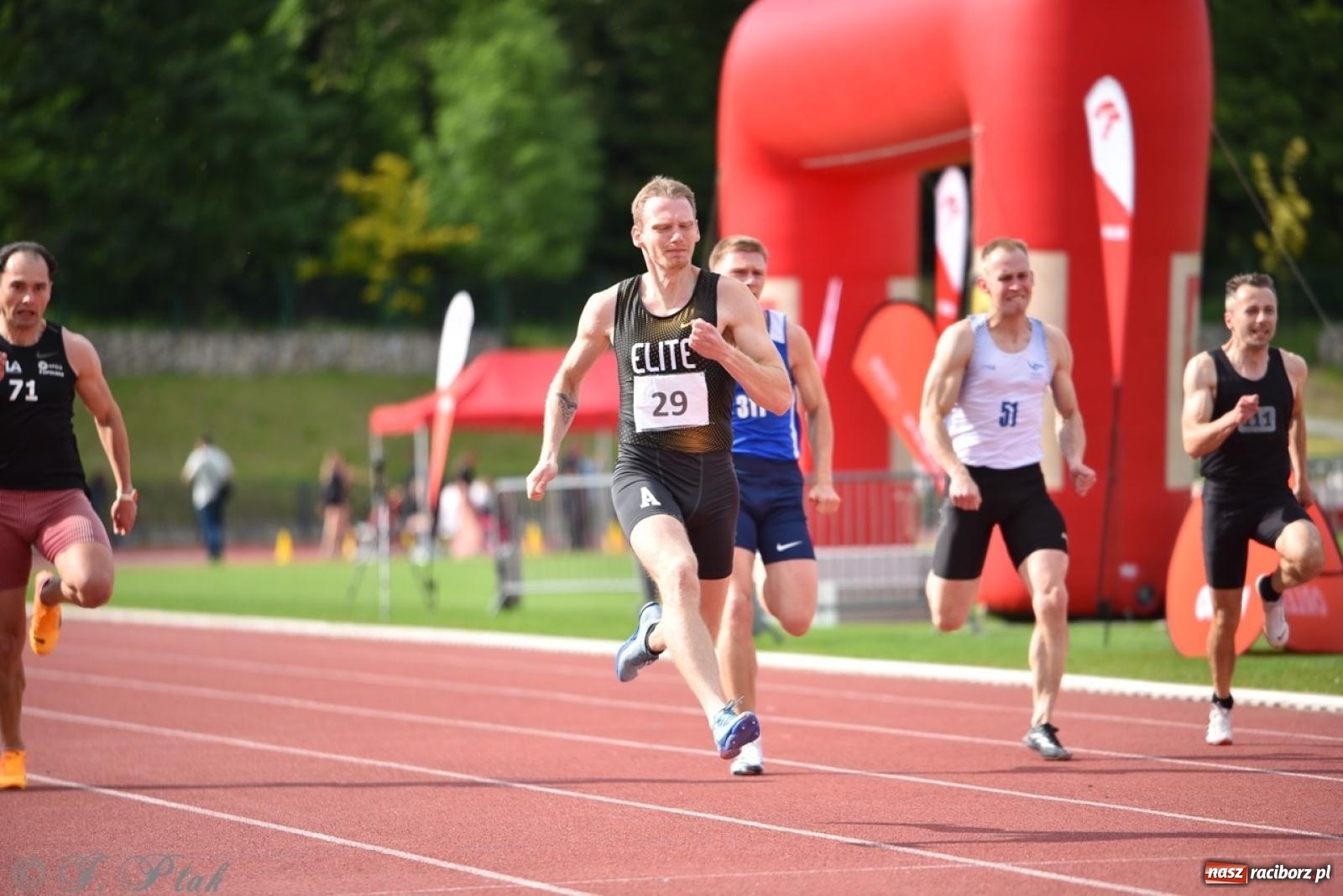 Zdjęcie w galerii na portalu naszraciborz.pl: Mistrzostwa województwa śląskiego w lekkoatletyce w Raciborzu U18, U20 i seniorzy wiadomości z regionu