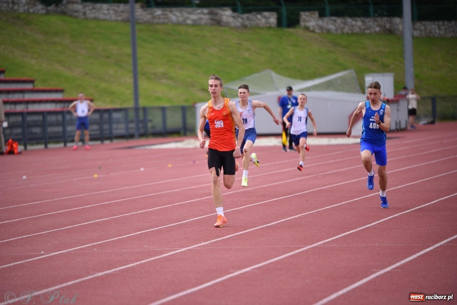 Zdjęcie w galerii na portalu naszraciborz.pl: Mistrzostwa województwa śląskiego w lekkoatletyce w Raciborzu U18, U20 i seniorzy wiadomości z regionu