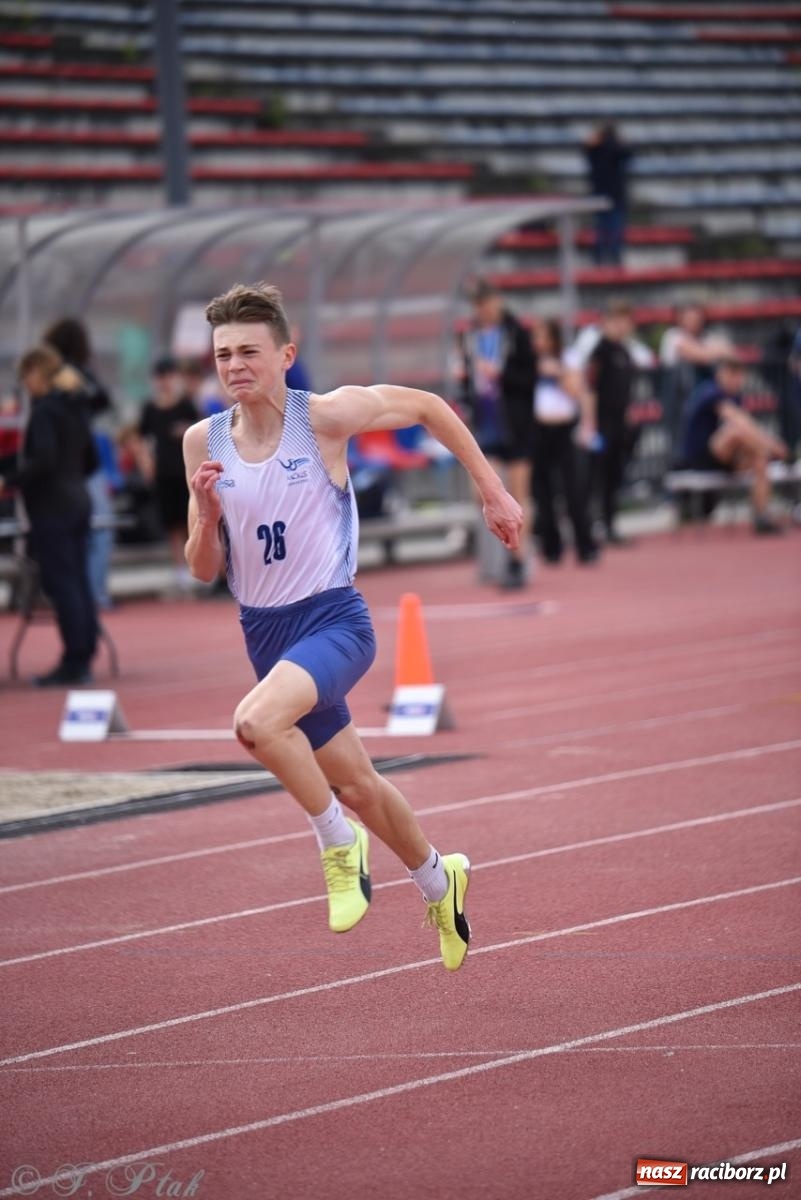 Zdjęcie w galerii na portalu naszraciborz.pl: Mistrzostwa województwa śląskiego w lekkoatletyce w Raciborzu U18, U20 i seniorzy wiadomości z regionu