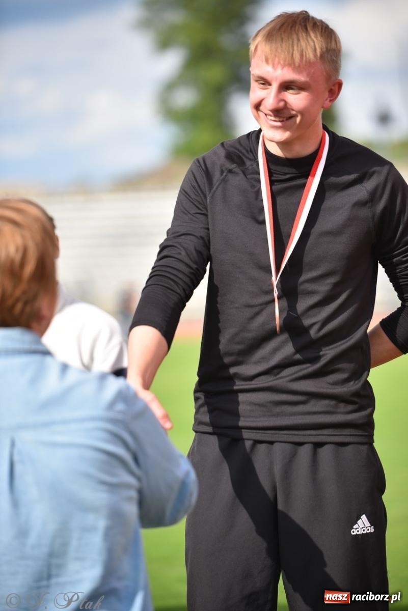 Zdjęcie w galerii na portalu naszraciborz.pl: Mistrzostwa województwa śląskiego w lekkoatletyce w Raciborzu U18, U20 i seniorzy wiadomości z regionu