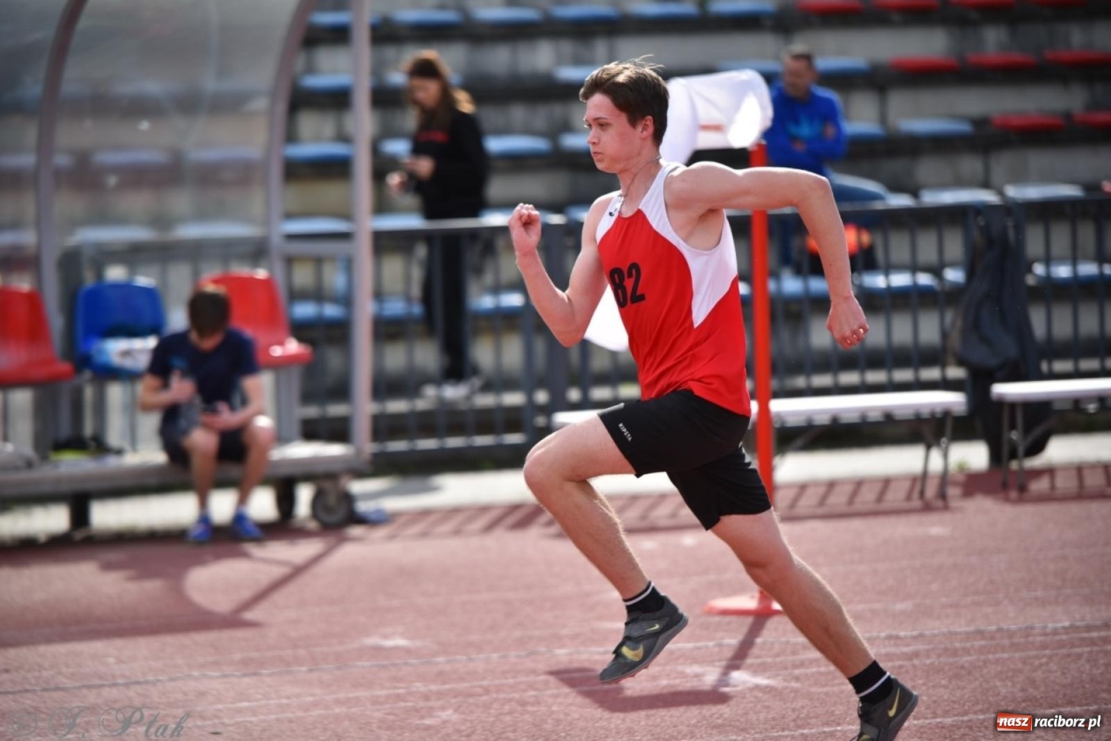 Zdjęcie w galerii na portalu naszraciborz.pl: Mistrzostwa województwa śląskiego w lekkoatletyce w Raciborzu U18, U20 i seniorzy wiadomości z regionu