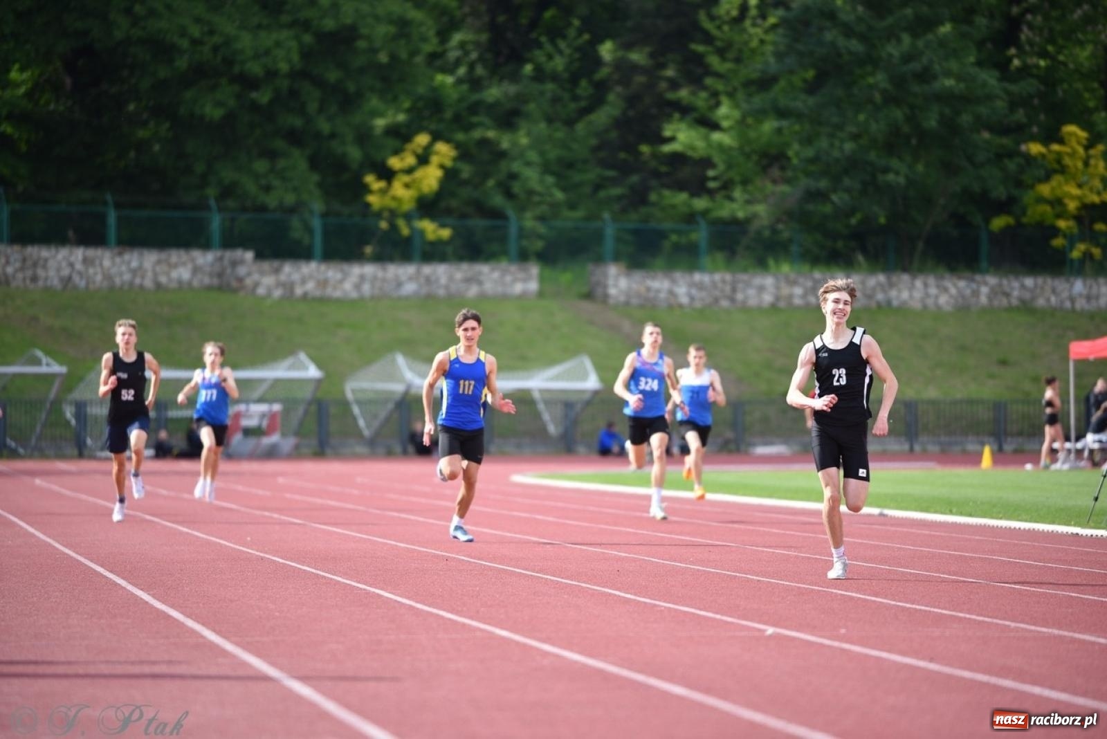 Zdjęcie w galerii na portalu naszraciborz.pl: Mistrzostwa województwa śląskiego w lekkoatletyce w Raciborzu U18, U20 i seniorzy wiadomości z regionu