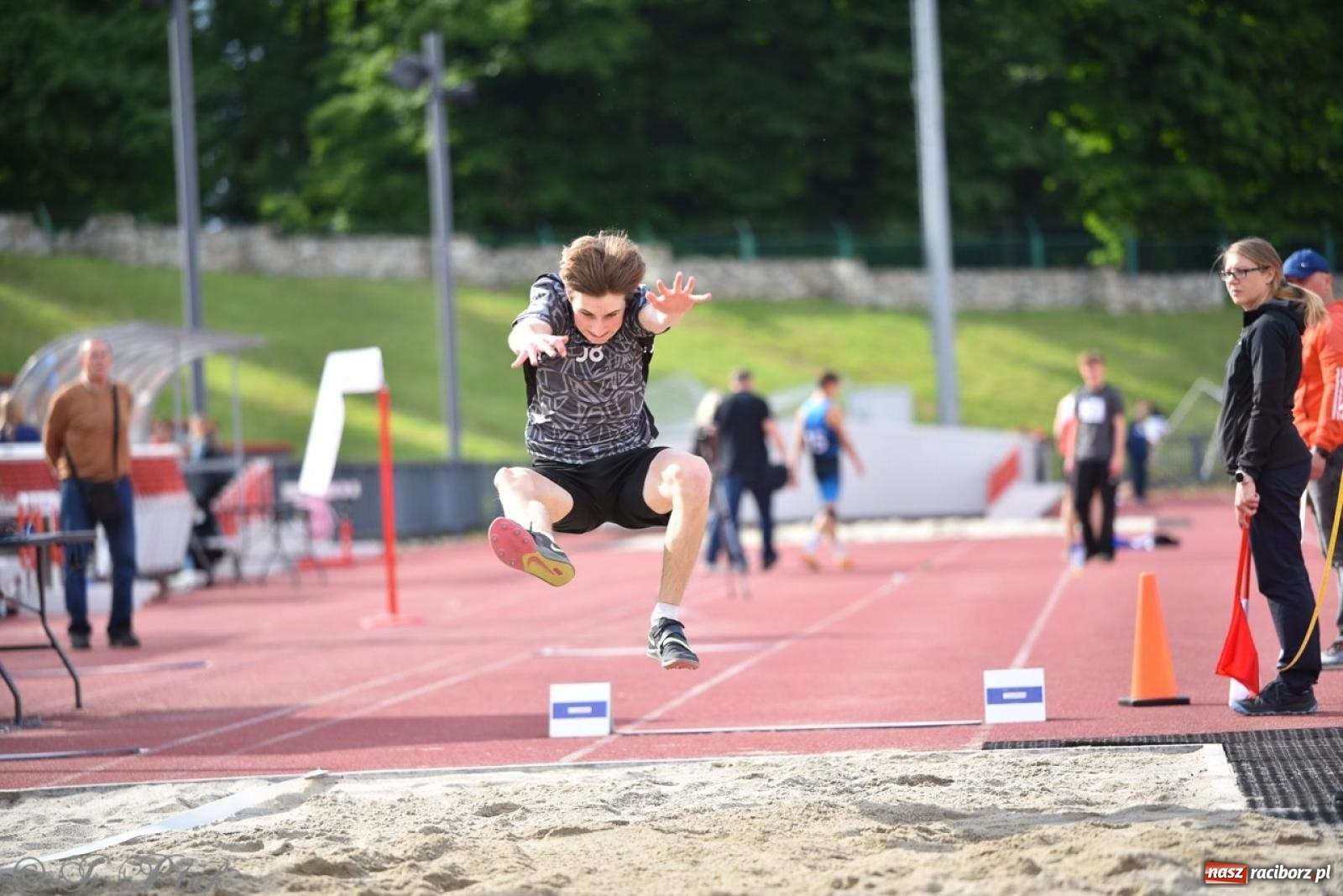 Zdjęcie w galerii na portalu naszraciborz.pl: Mistrzostwa województwa śląskiego w lekkoatletyce w Raciborzu U18, U20 i seniorzy wiadomości z regionu