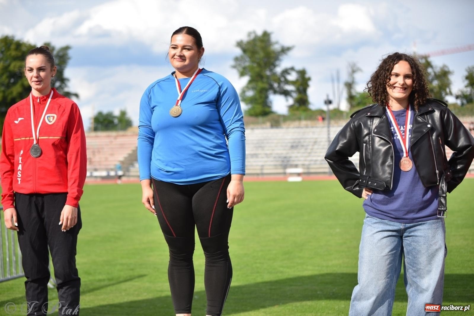Zdjęcie w galerii na portalu naszraciborz.pl: Mistrzostwa województwa śląskiego w lekkoatletyce w Raciborzu U18, U20 i seniorzy wiadomości z regionu